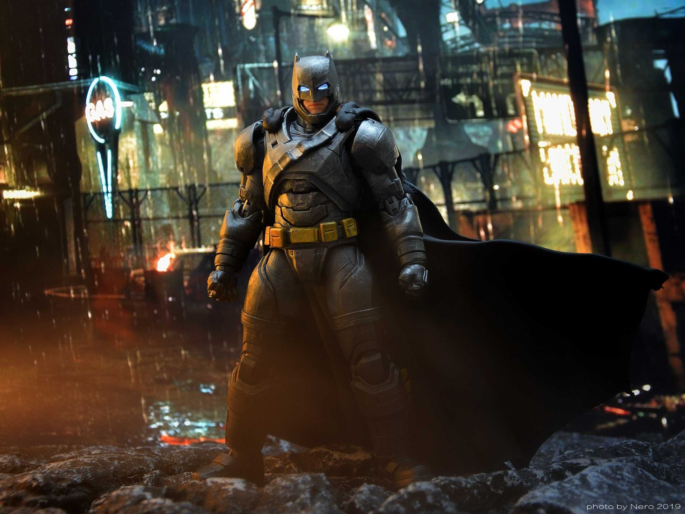 DC Films Armored Batman | Figround