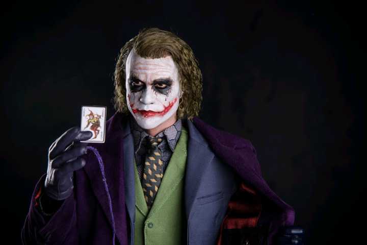 Joker Dark Knight 1/4 Scale