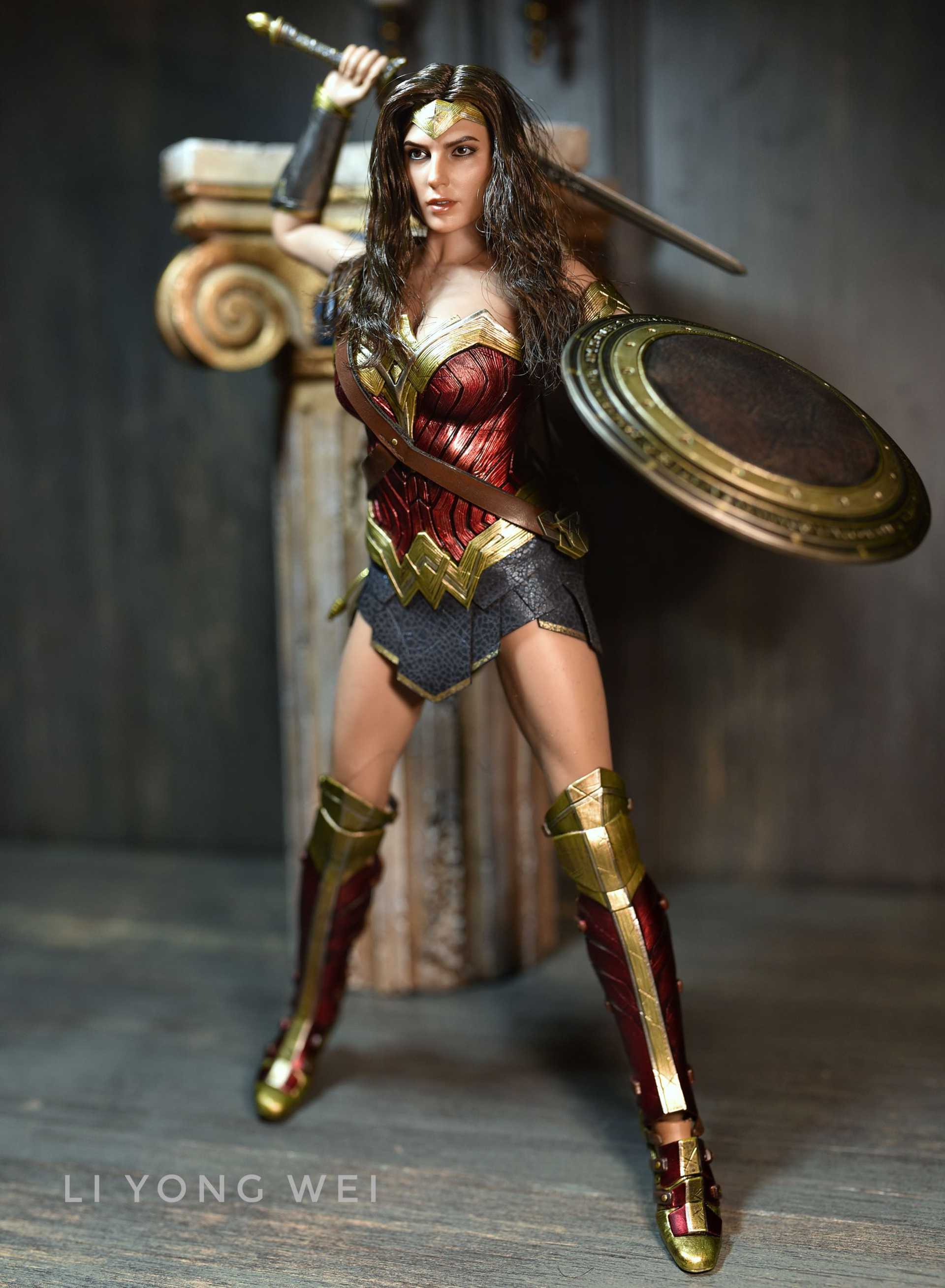 Hot Toys Wonder Woman Figure Review | Batman v Superman Version | Wonder  woman, Wonder woman cosplay, Wonder woman art