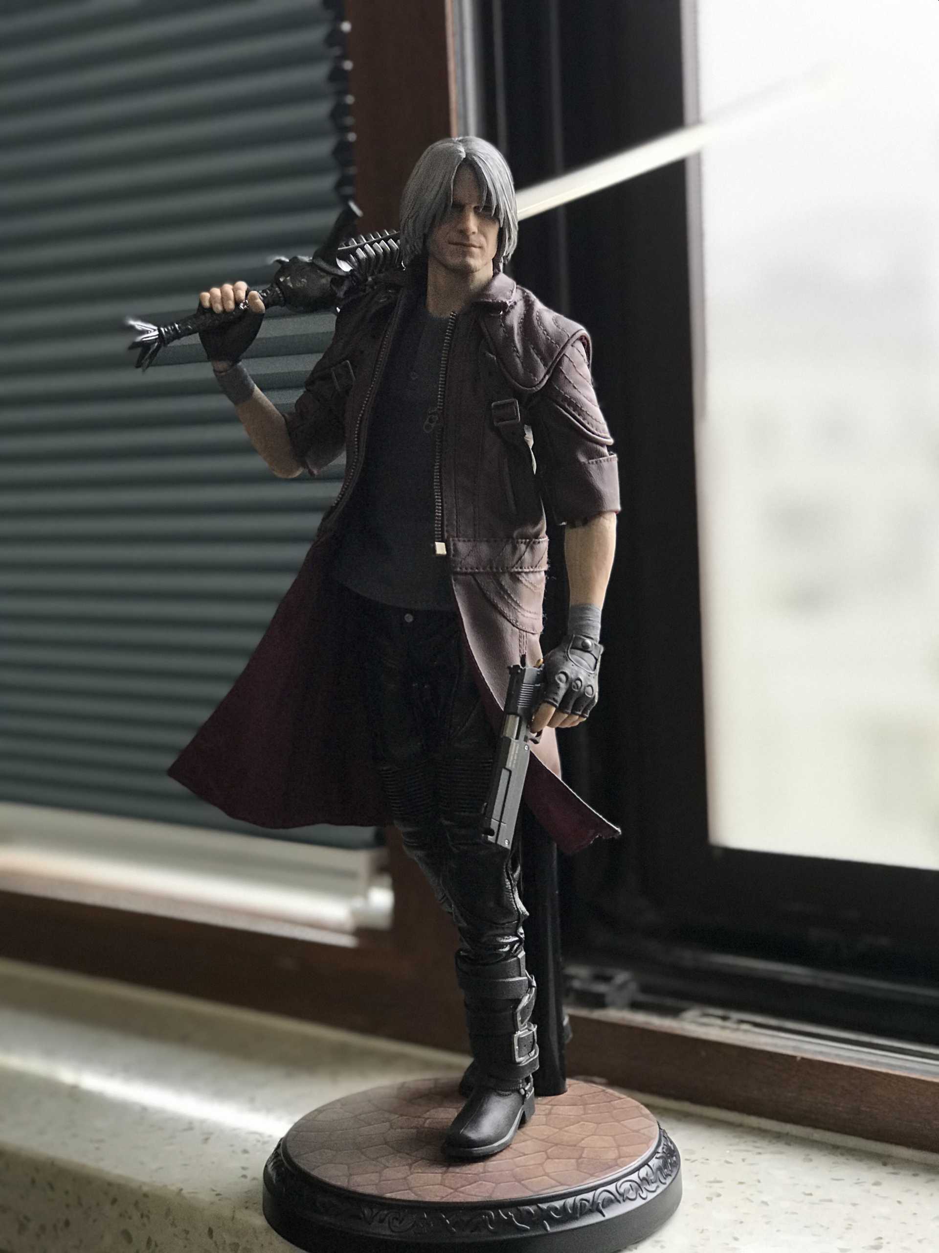 Devil May Cry 5 1/12 Dante Action Figure Deluxe Version